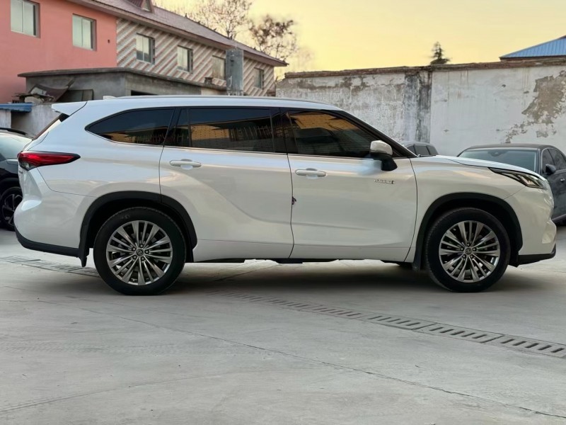 济宁21年丰田汉兰达3