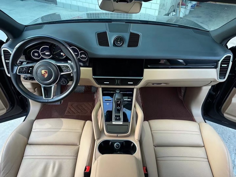 济宁19年保时捷卡宴7