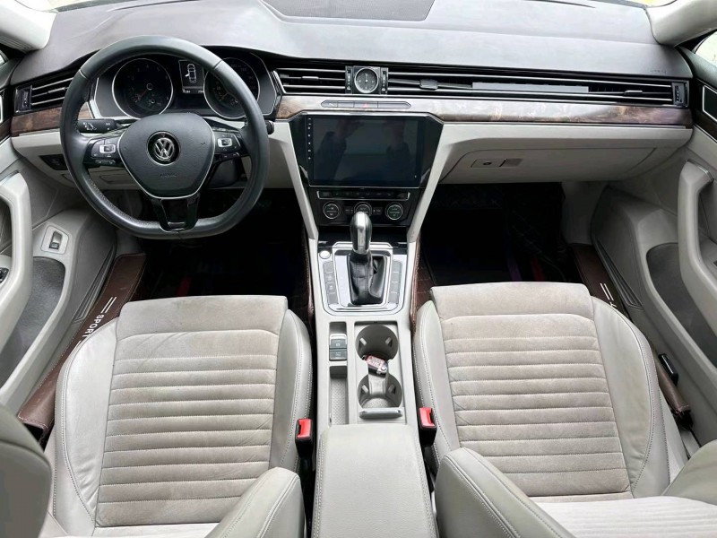 济宁16年大众迈腾5