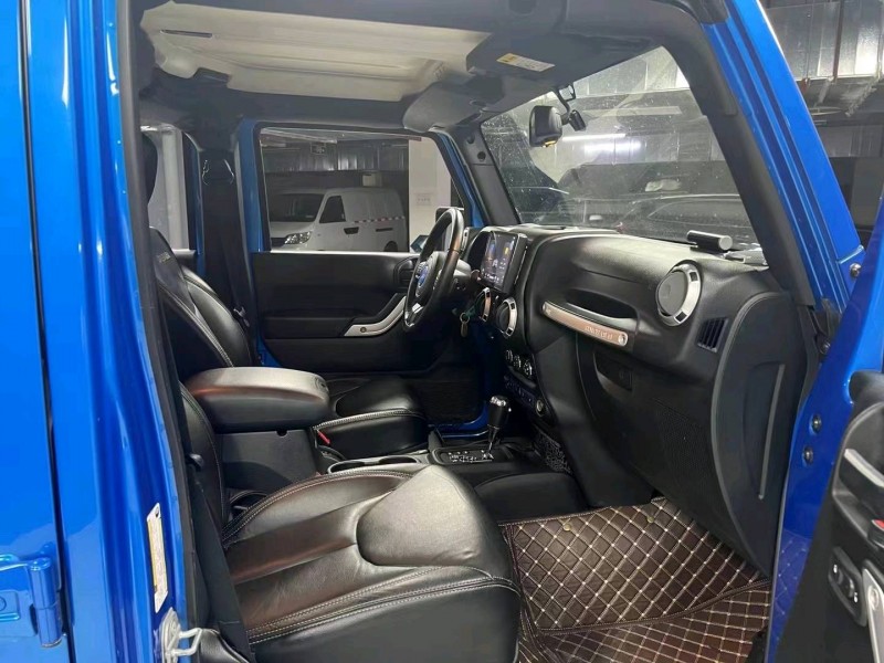 成都16年Jeep牧马人8