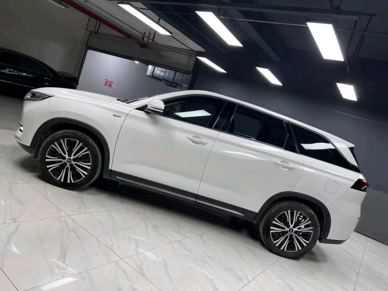 成都20年长安汽车欧尚6