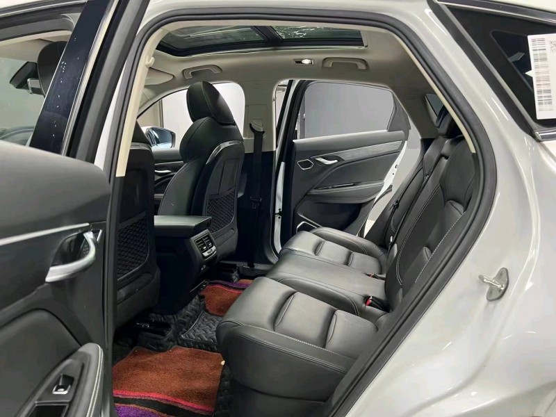 成都21年吉利星越9