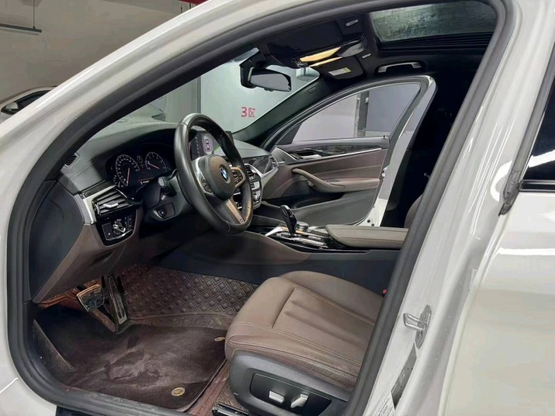 成都19年宝马5系5