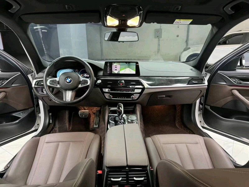 成都19年宝马5系9