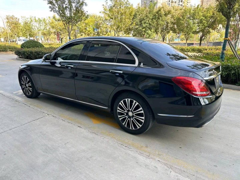 济宁16年奔驰C7