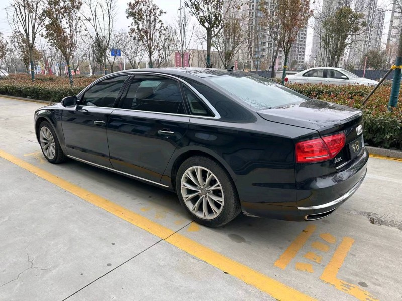 济宁13年奥迪A8L7