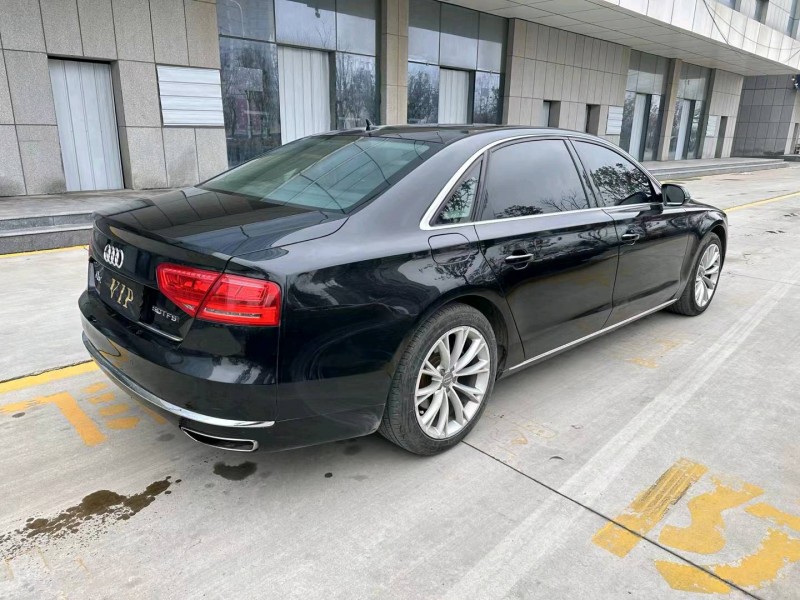 济宁13年奥迪A8L8