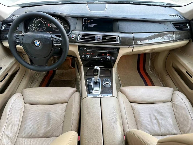 济宁09年宝马7系5