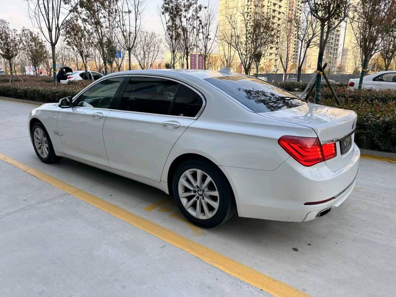 济宁09年宝马7系7