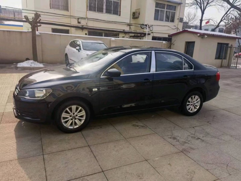 保定13年大众桑塔纳2