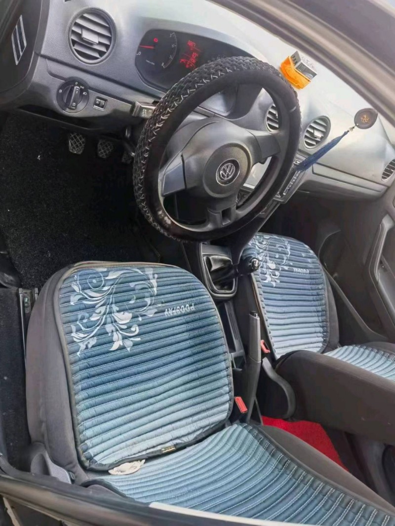 保定13年大众桑塔纳5