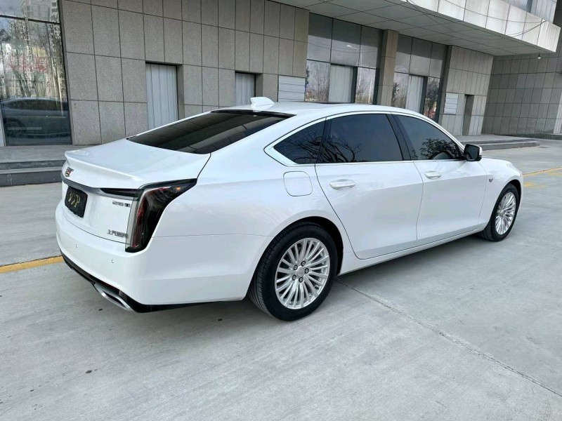 济宁23年凯迪拉克CT67