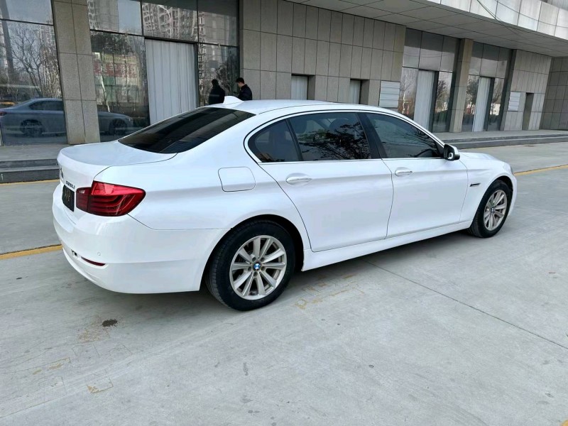 济宁16年宝马5系8