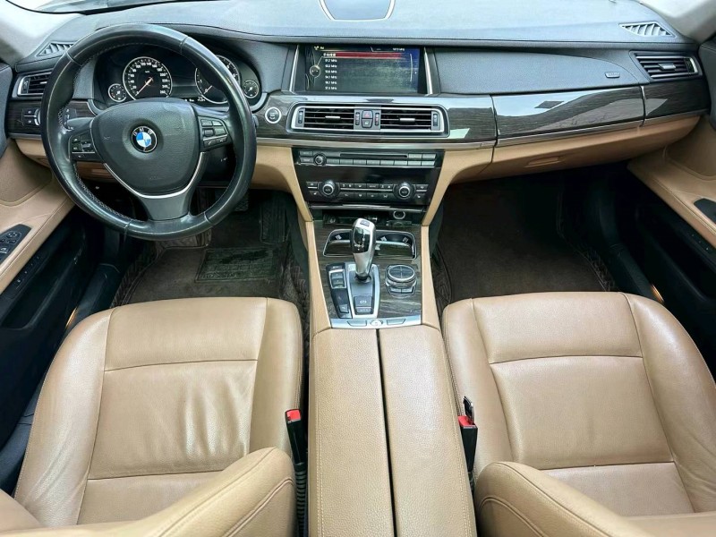 济宁13年宝马7系6