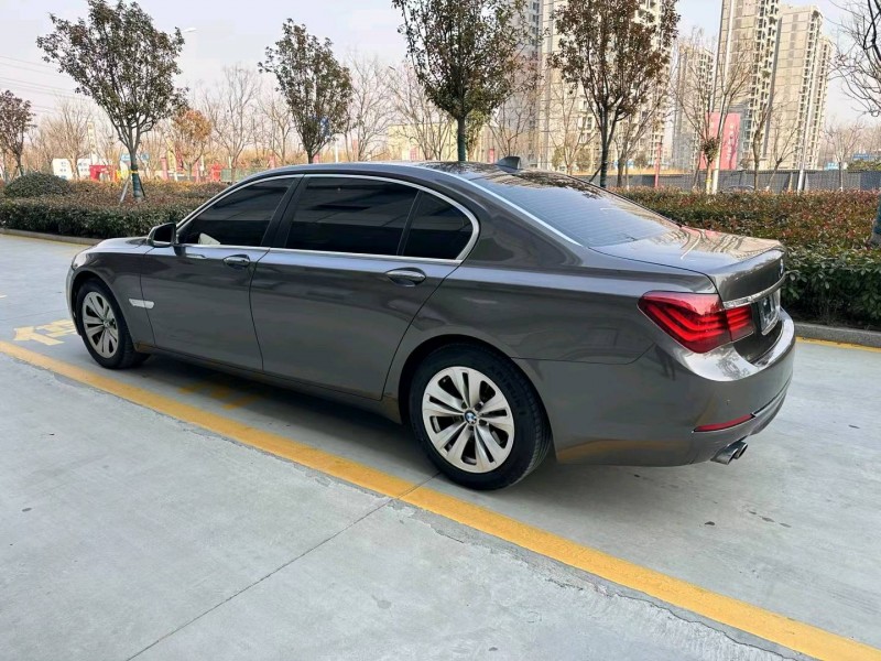 济宁13年宝马7系7