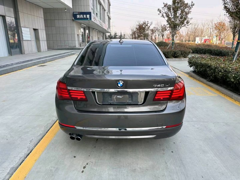 济宁13年宝马7系9