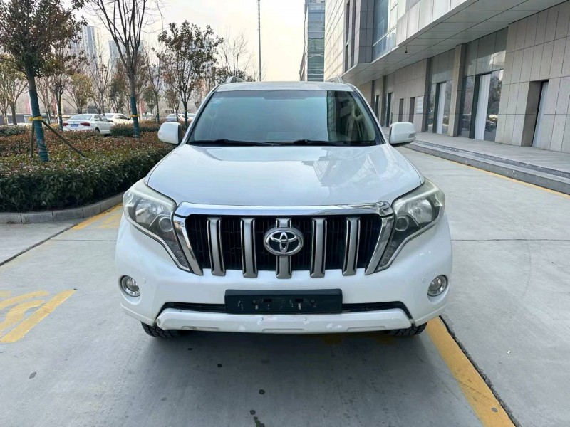 济宁17年丰田普拉多1
