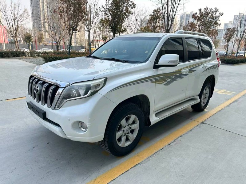 济宁17年丰田普拉多3