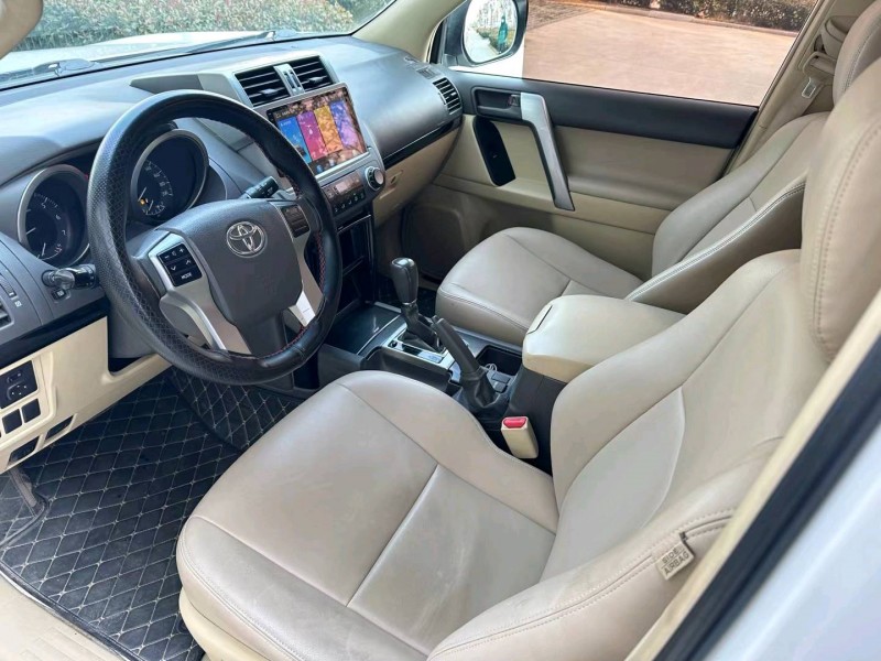 济宁17年丰田普拉多6