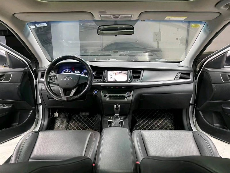 成都19年现代名图8