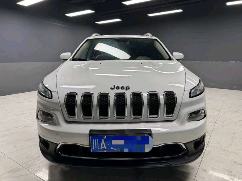成都19年Jeep自由光1