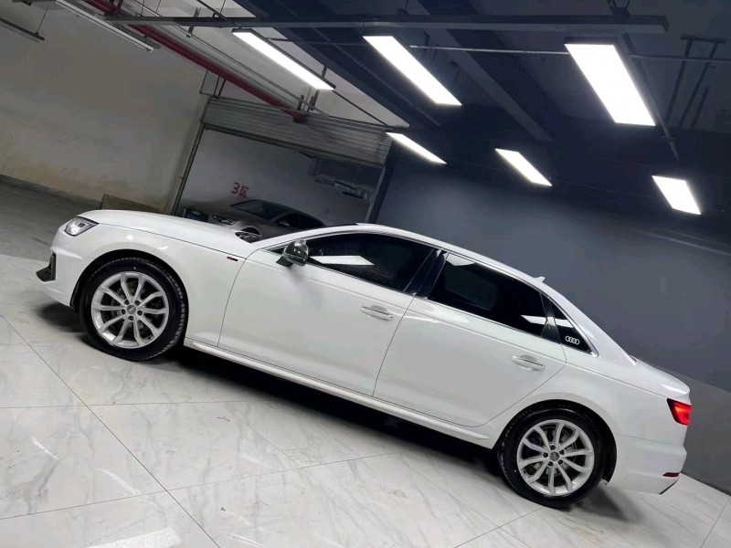 成都18年奥迪A4L3