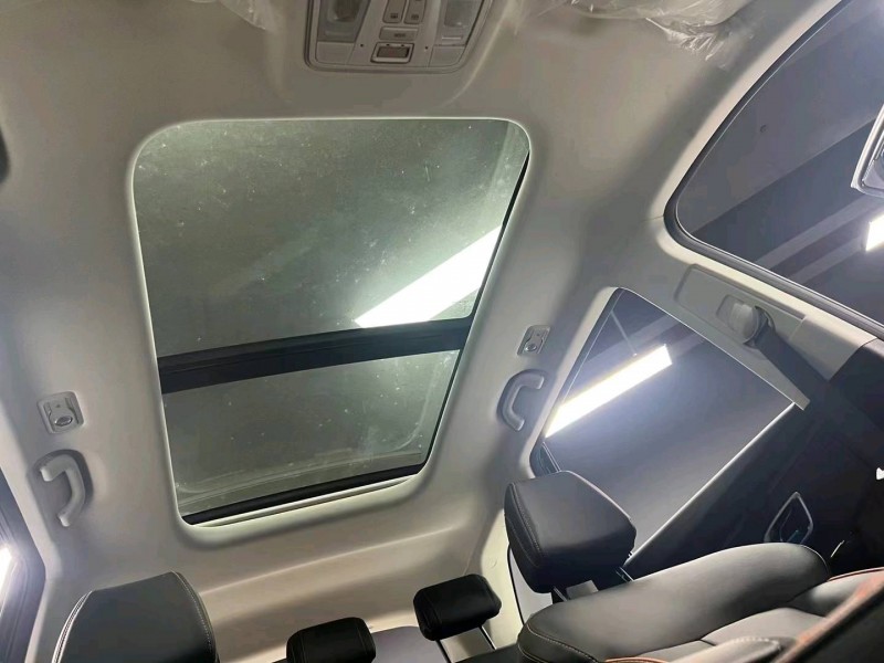 成都23年长安汽车欧尚6