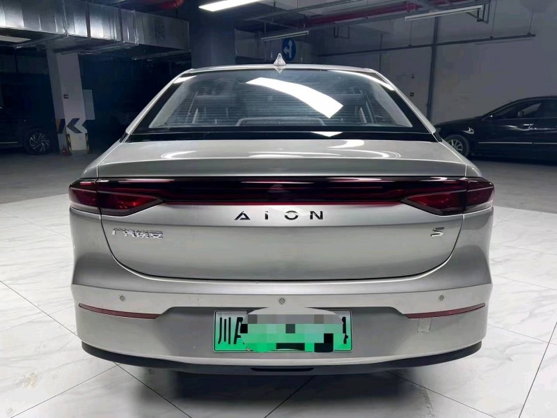 成都23年传祺埃安S5