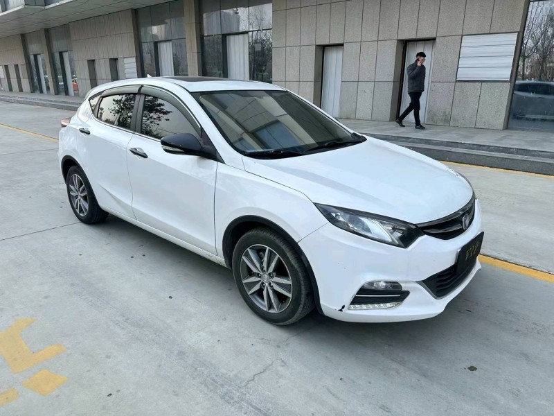 济宁17年长安汽车逸动2