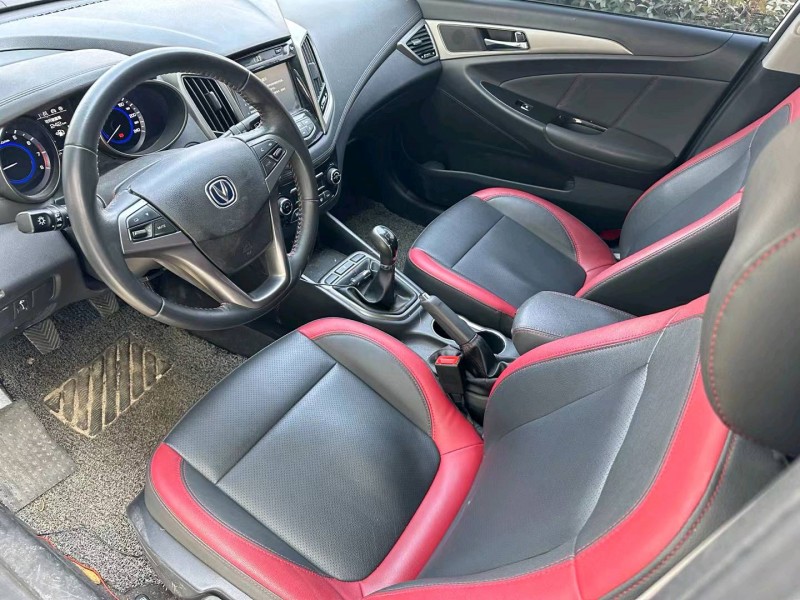 济宁17年长安汽车逸动6