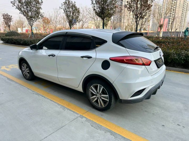 济宁17年长安汽车逸动7