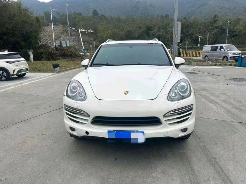 枣庄12年保时捷卡宴1