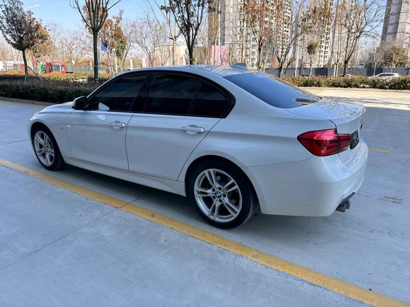 济宁17年宝马3系4