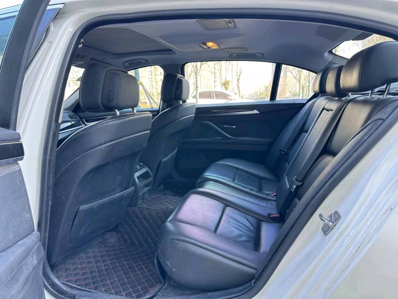 济宁13年宝马5系6