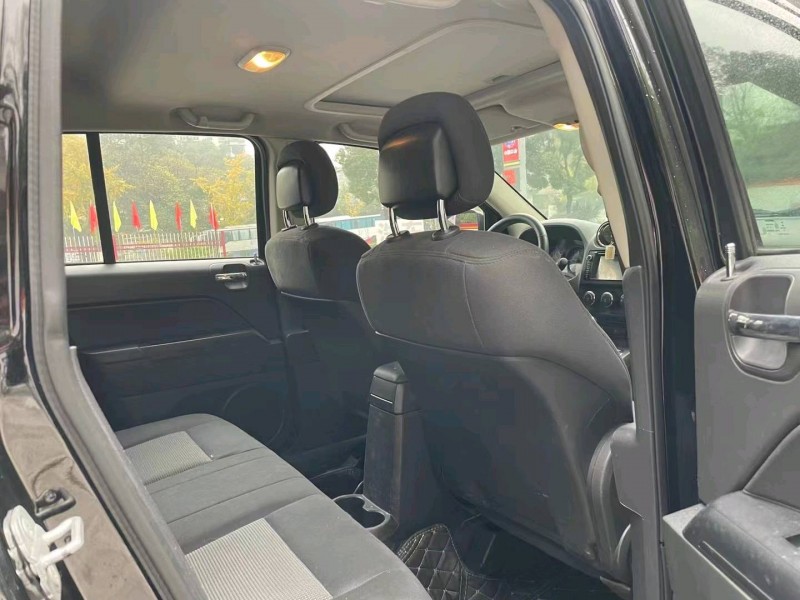 重庆14年Jeep指南者4