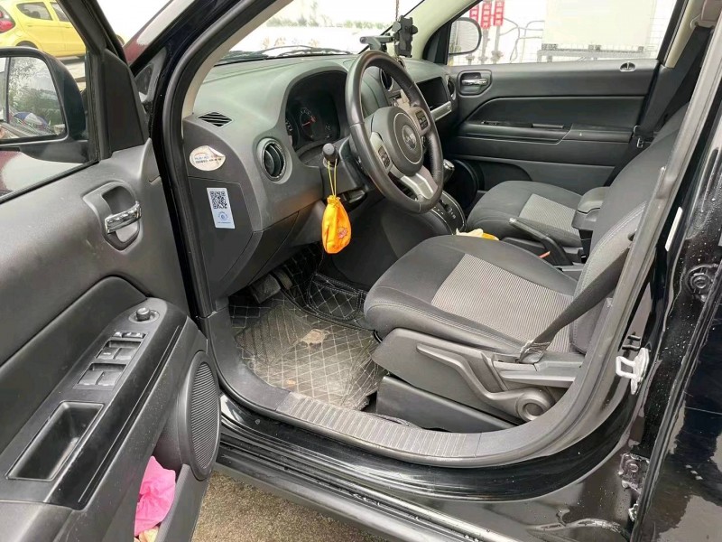 重庆14年Jeep指南者5