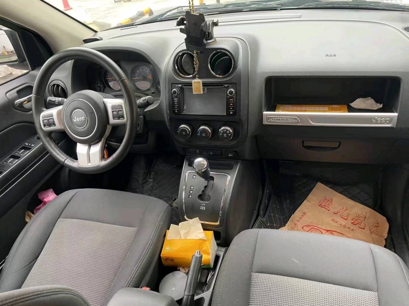 重庆14年Jeep指南者8