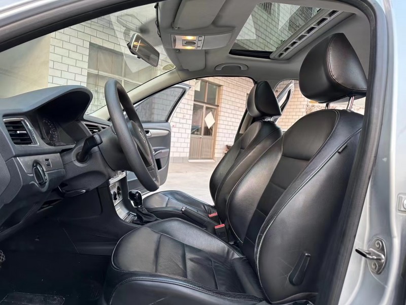 济宁14年大众朗逸5