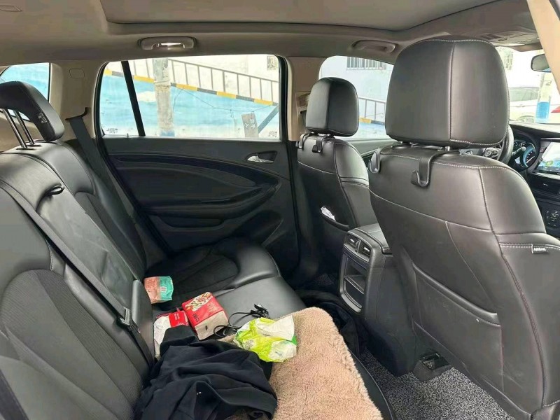 东营17年别克昂科威5