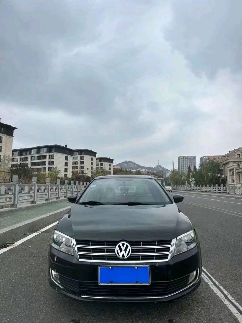 淄博13年大众朗逸1