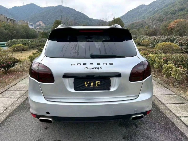 嘉興11年保時捷卡宴5