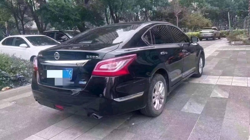 嘉興13年日產天籟3