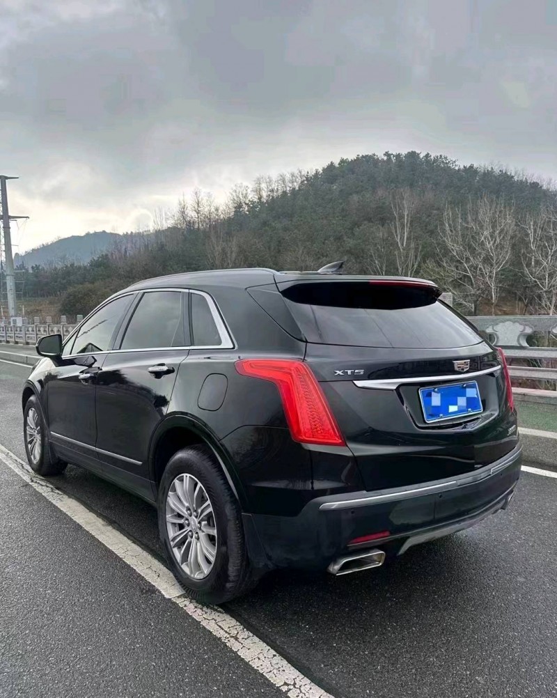 枣庄17年凯迪拉克XT57