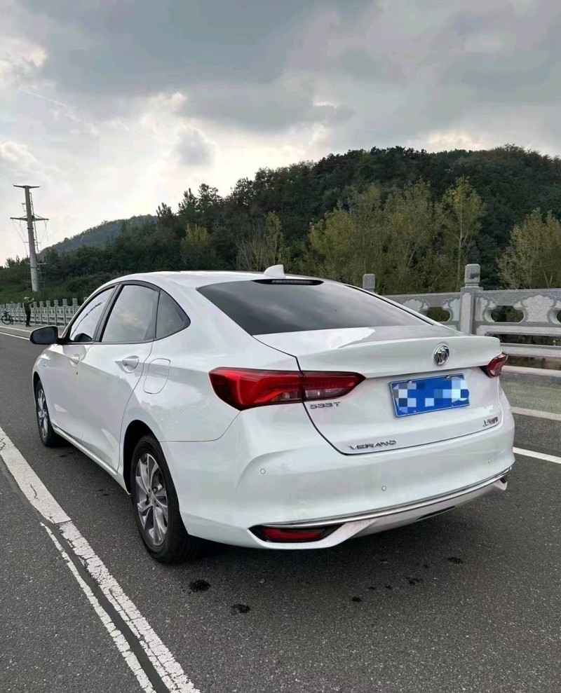 枣庄23年别克威朗6