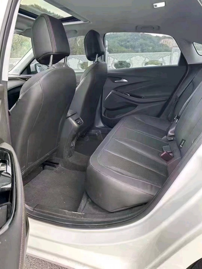 枣庄23年别克威朗8