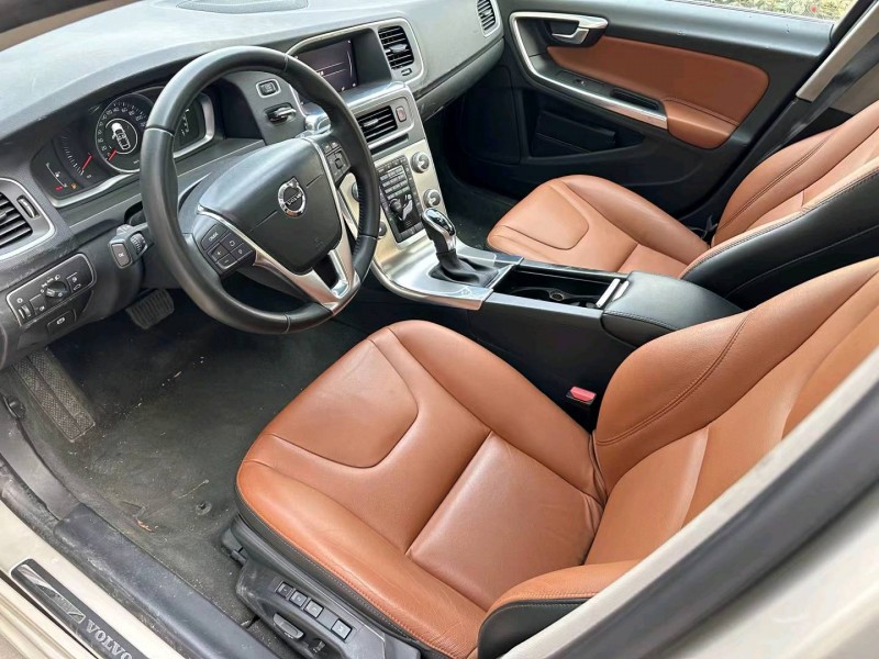 济宁19年沃尔沃S60L5