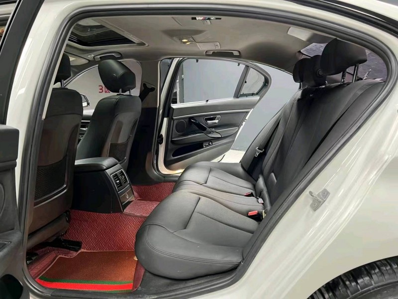 成都17年宝马3系9