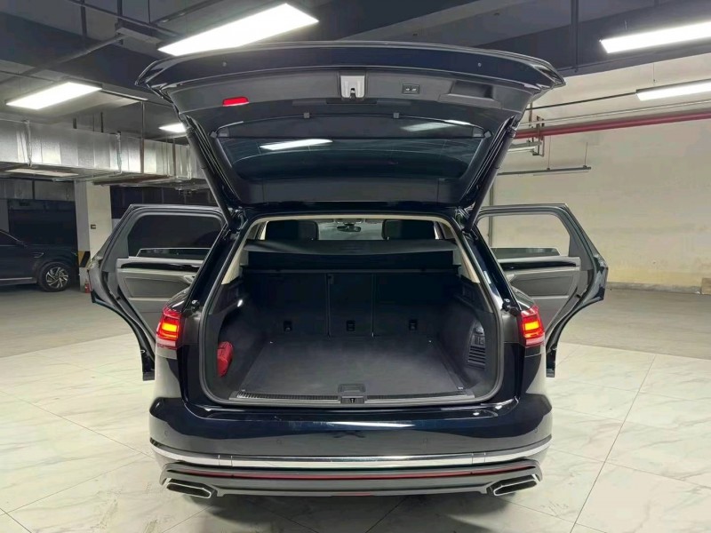 成都21年大众途锐7