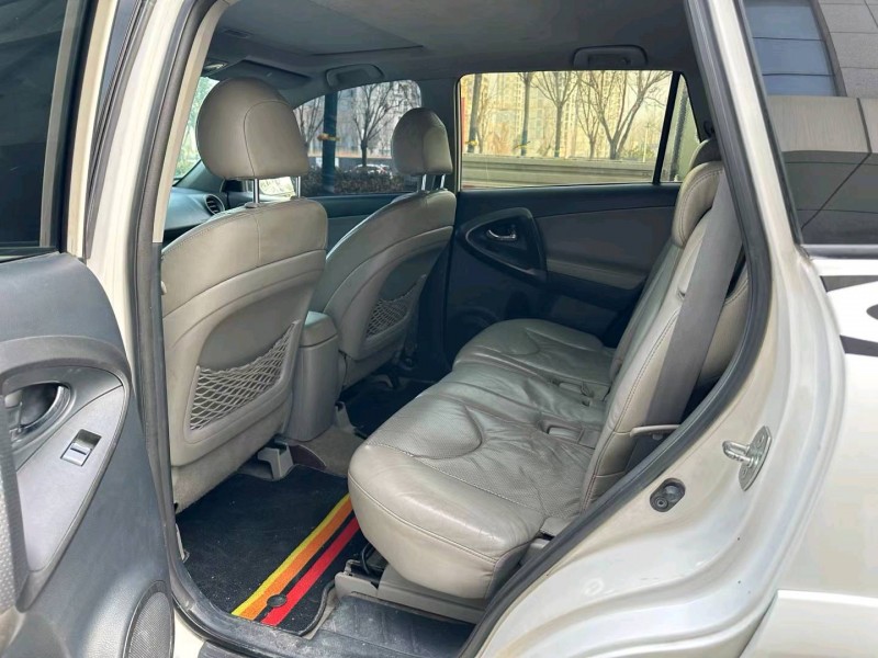 枣庄12年丰田RAV47