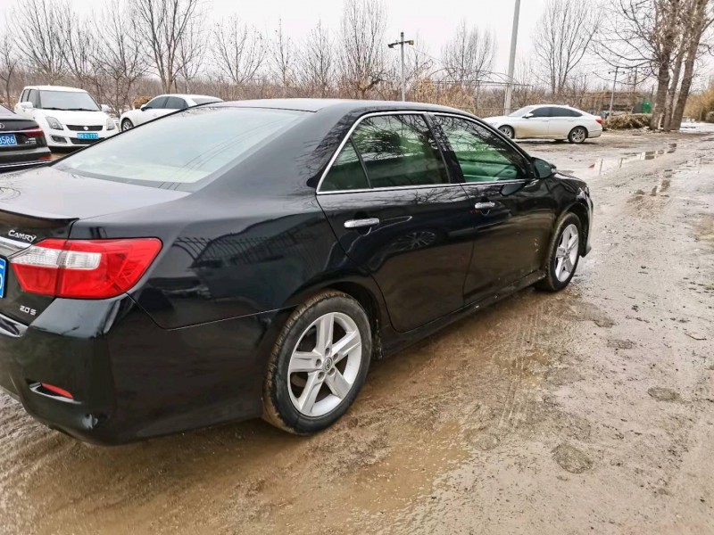 保定13年丰田凯美瑞6